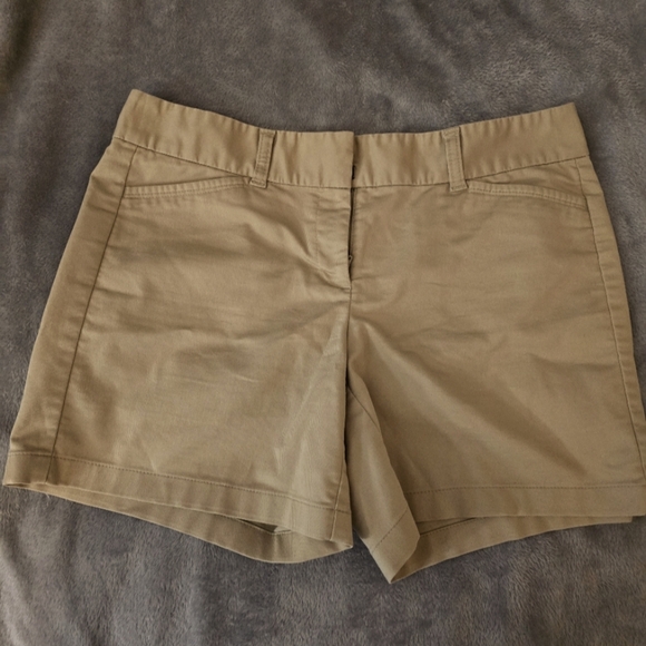 Ann Taylor Signature Women's  Brown Shorts W Front & Back Pockets! Size 10 - Picture 2 of 4